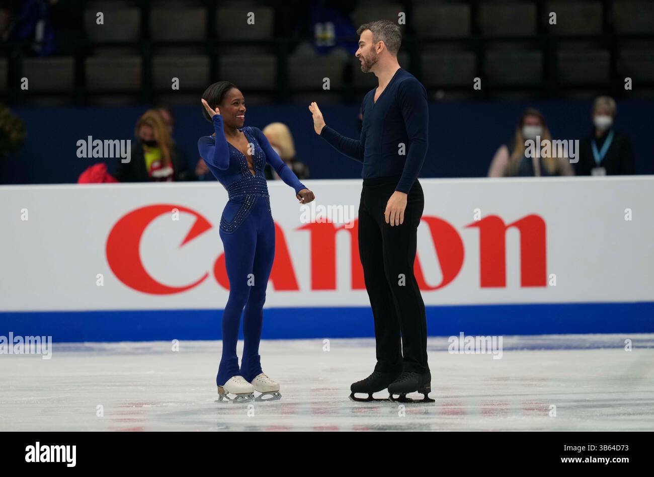 24 marzo 2022: Vanessa James e Eric Radford dal Canada durante Pairs Free Skating, World Figure Skating Championship alla Sud de France Arena, Montpellier, Francia. Kim Price/CSM.(immagine di credito: © Kim Price/CSM tramite ZUMA Press Wire) Foto Stock