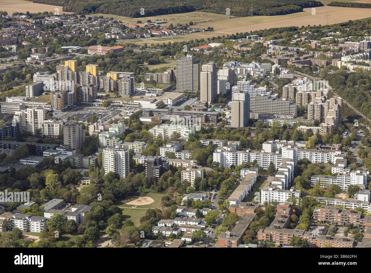 Chorweiler è un progetto di pianificazione urbana degli anni '70 e del distretto più settentrionale di Colonia Foto Stock