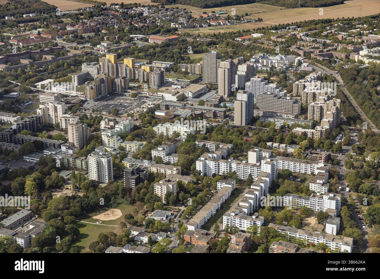 Chorweiler è un progetto di pianificazione urbana degli anni '70 e del distretto più settentrionale di Colonia Foto Stock
