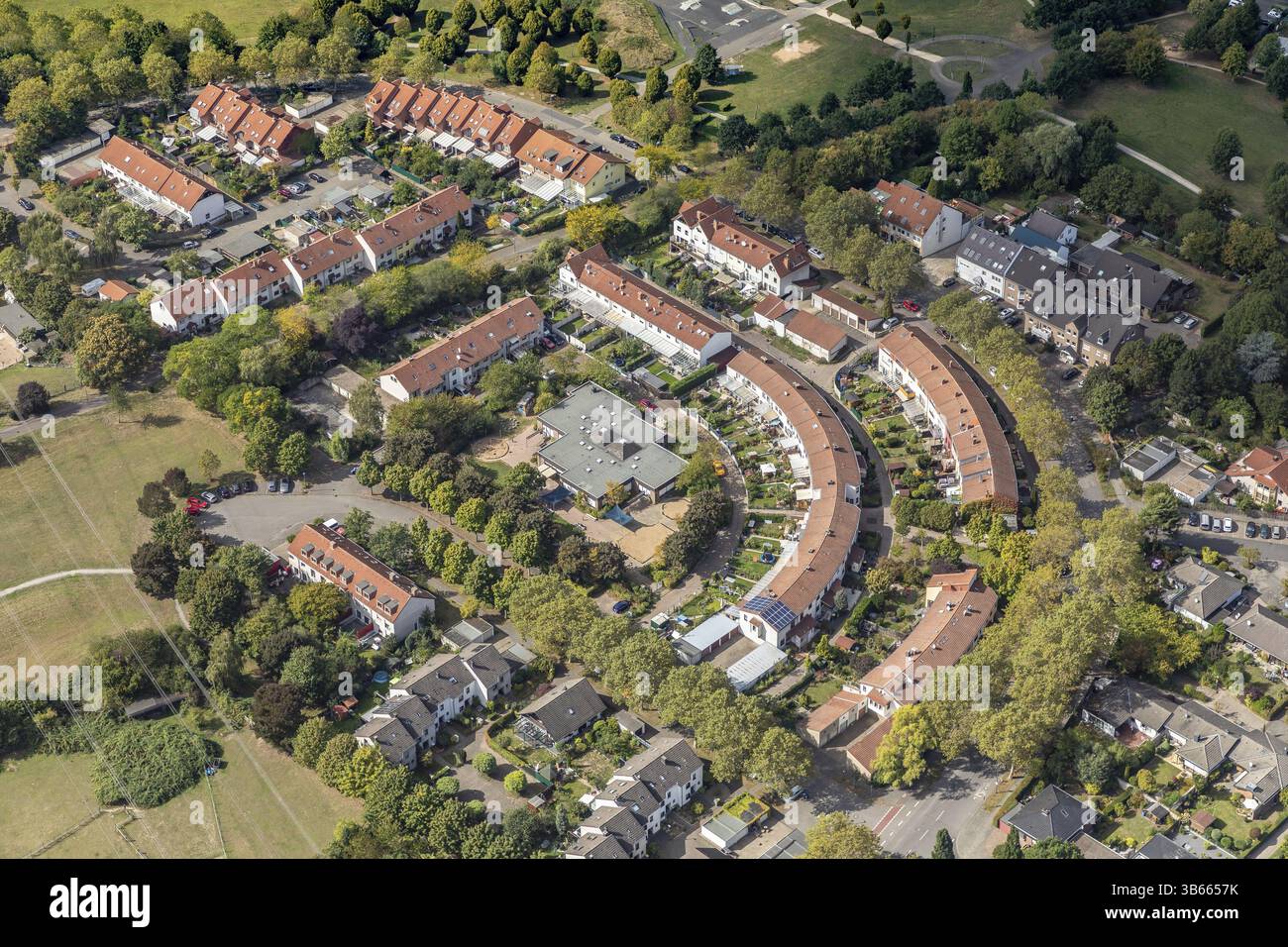 Chorweiler è un progetto di pianificazione urbana degli anni '70 e del distretto più settentrionale di Colonia. Comprende anche il distretto di Blumenberg, che era creat Foto Stock
