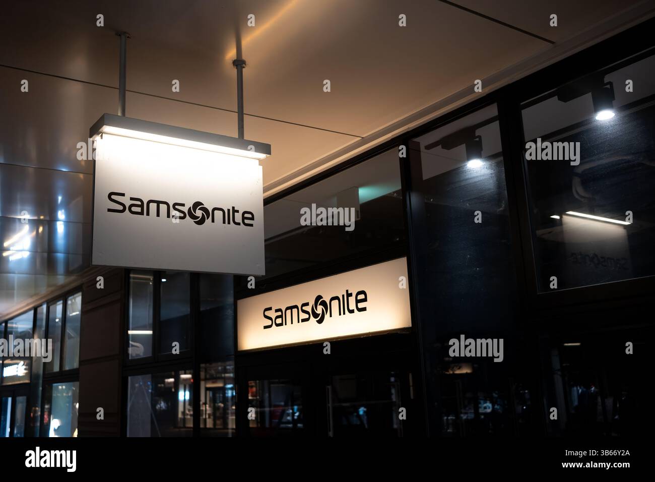 Logo e marchio del negozio outlet Samsonite. Foto Stock