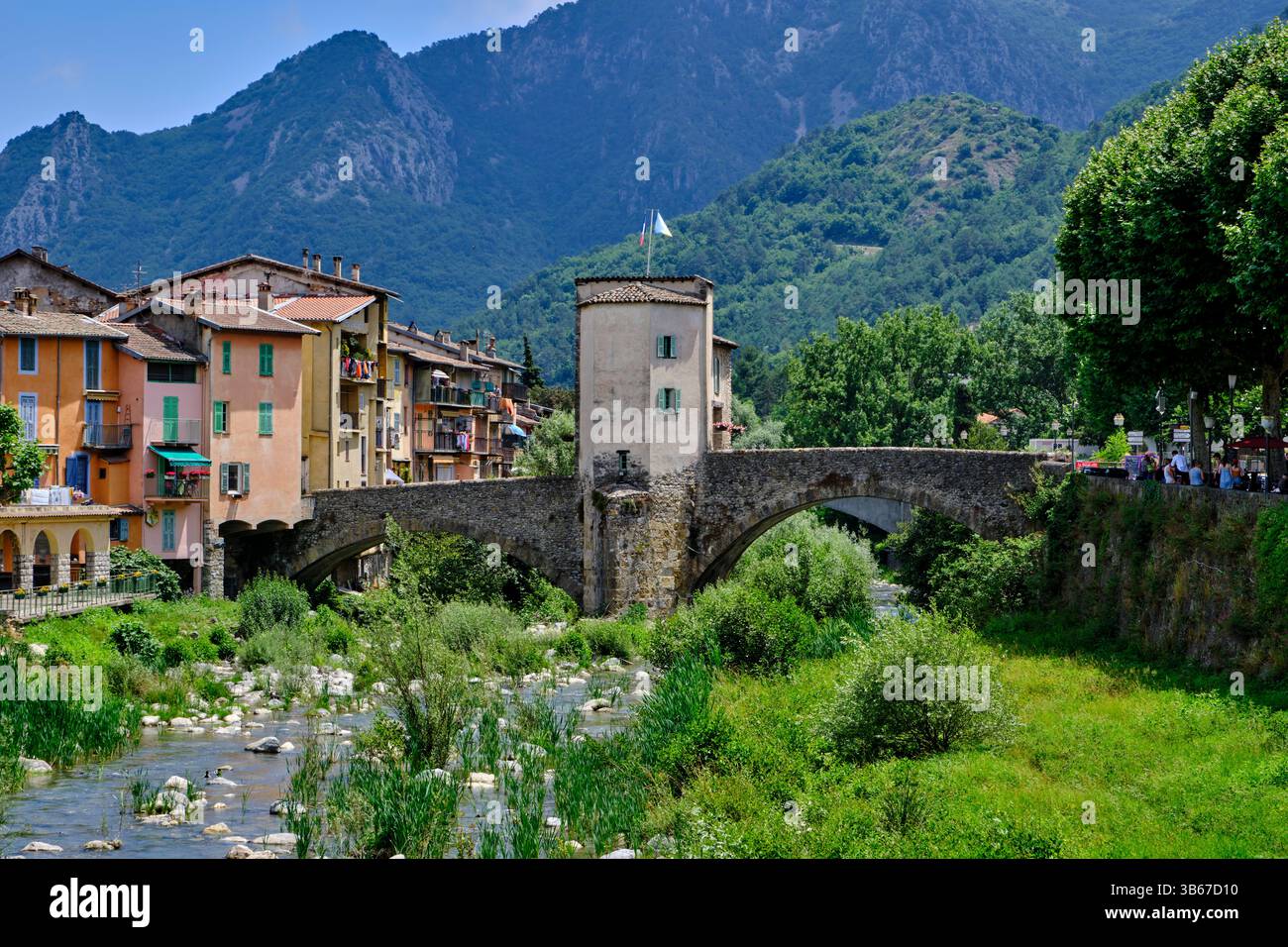 Francia, Alpes-Maritimes, valle di Bévéra, Sospel, il Ponte Vecchio sul fiume Béréva Foto Stock