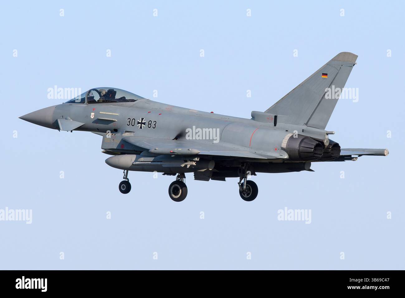 Un EF2000 dell'Aeronautica militare tedesca si prepara all'atterraggio. Foto Stock