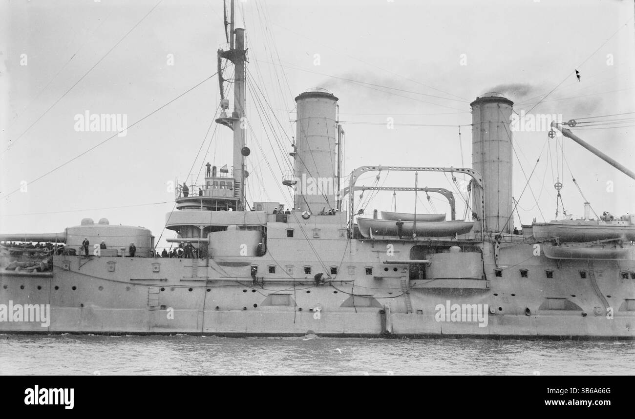 La Tsesarevich, una nave da battaglia della Marina imperiale russa, intorno al 1910. Foto Stock
