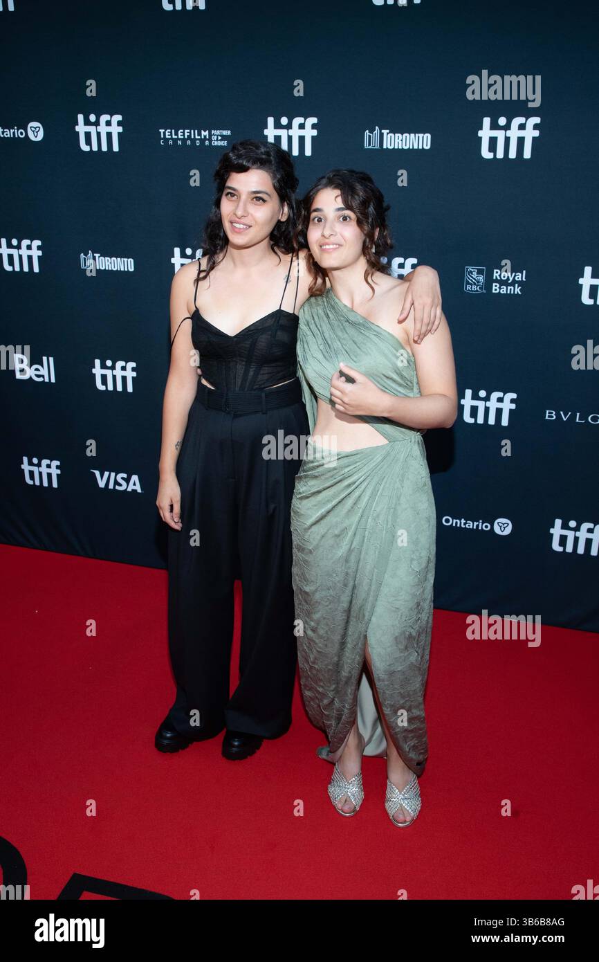8 settembre 2022, Toronto, ON, Canada: Nathalie e Manai Issa assistono alla premiere di gala serale di apertura di ''The Swimmers'' durante il Toronto International Film Festival 2022 alla Roy Thomson Hall l'8 settembre 2022 a Toronto, Ontario. (Immagine di credito: © imageSPACE tramite ZUMA Press Wire) Foto Stock
