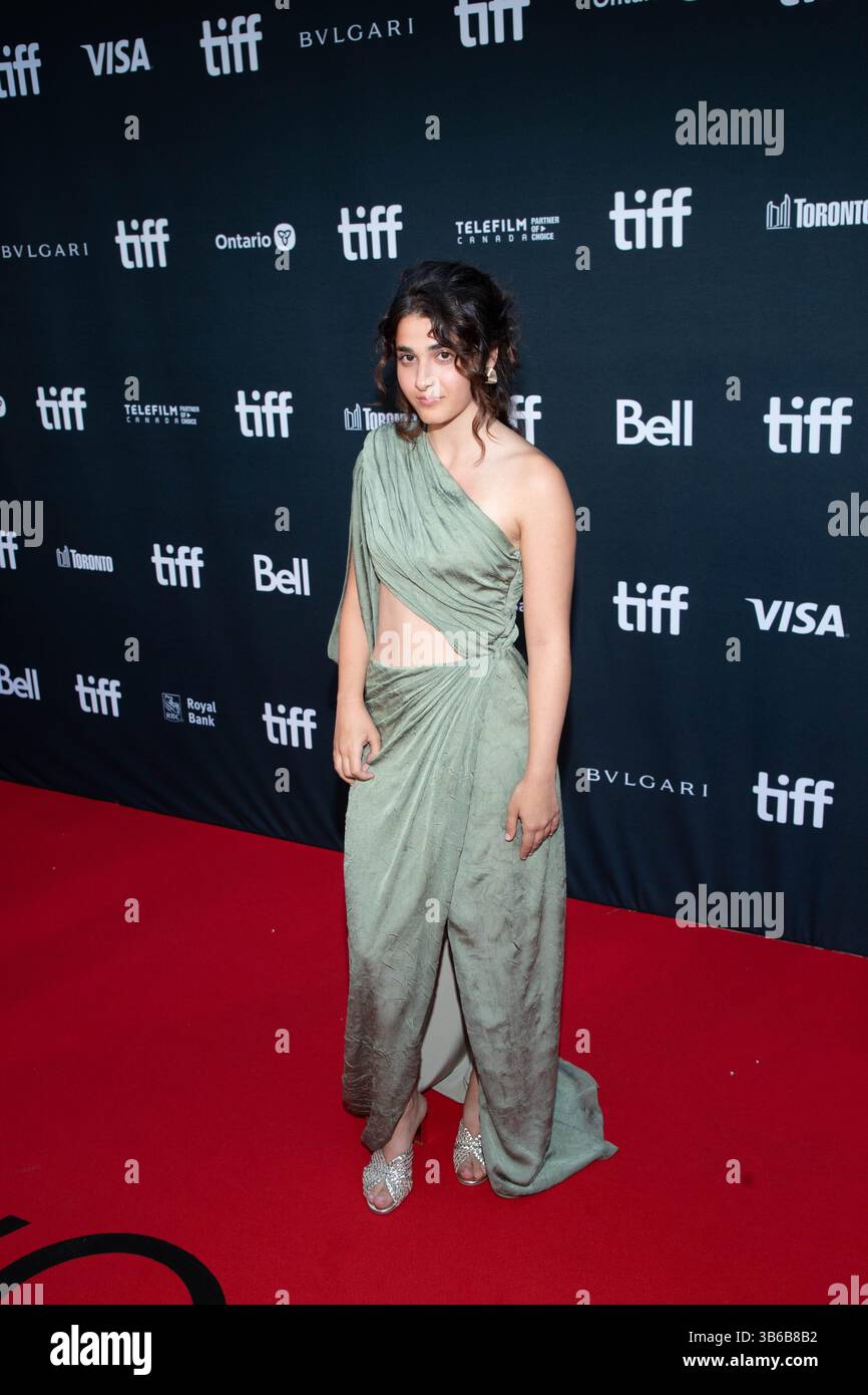 8 settembre 2022, Toronto, ON, Canada: Nathalie Issa partecipa alla prima serata di gala di apertura di ''The Swimmers'' durante il Toronto International Film Festival 2022 alla Roy Thomson Hall l'8 settembre 2022 a Toronto, Ontario. (Immagine di credito: © imageSPACE tramite ZUMA Press Wire) Foto Stock