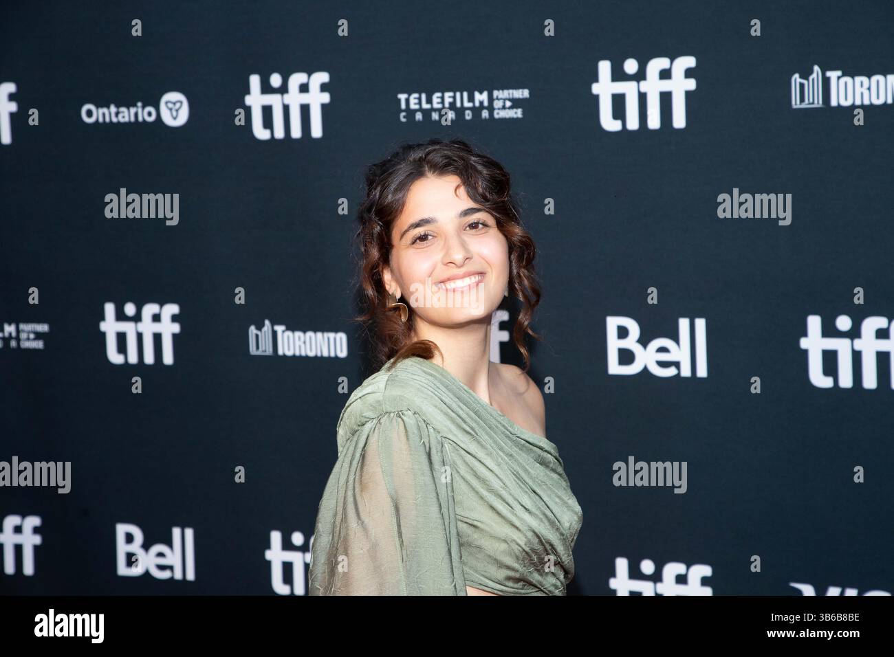 8 settembre 2022, Toronto, ON, Canada: Nathalie Issa partecipa alla prima serata di gala di apertura di ''The Swimmers'' durante il Toronto International Film Festival 2022 alla Roy Thomson Hall l'8 settembre 2022 a Toronto, Ontario. (Immagine di credito: © imageSPACE tramite ZUMA Press Wire) Foto Stock