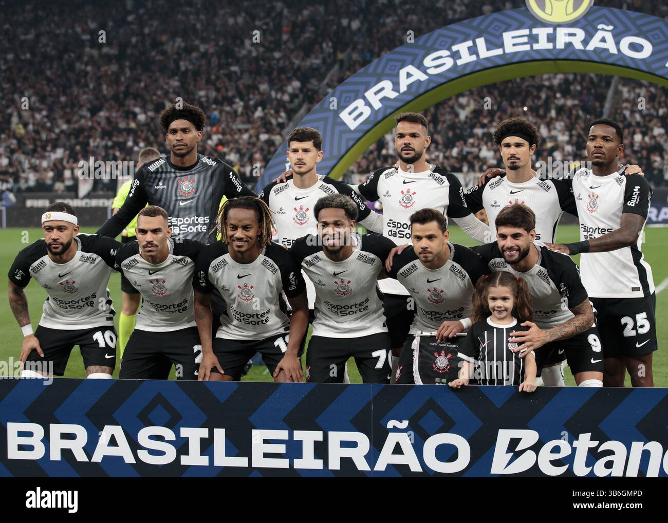 São Paolo, Brasile. 3 maggio 2025. Calcio - Campionato brasiliano 2025 - Corinthians vs Internacional - Stadio Neo Quimica Arena. Credito: I giocatori di Corinthians posano per una foto di gruppo prima della partita.Vilmar Bannach/Alamy Live News. Foto Stock