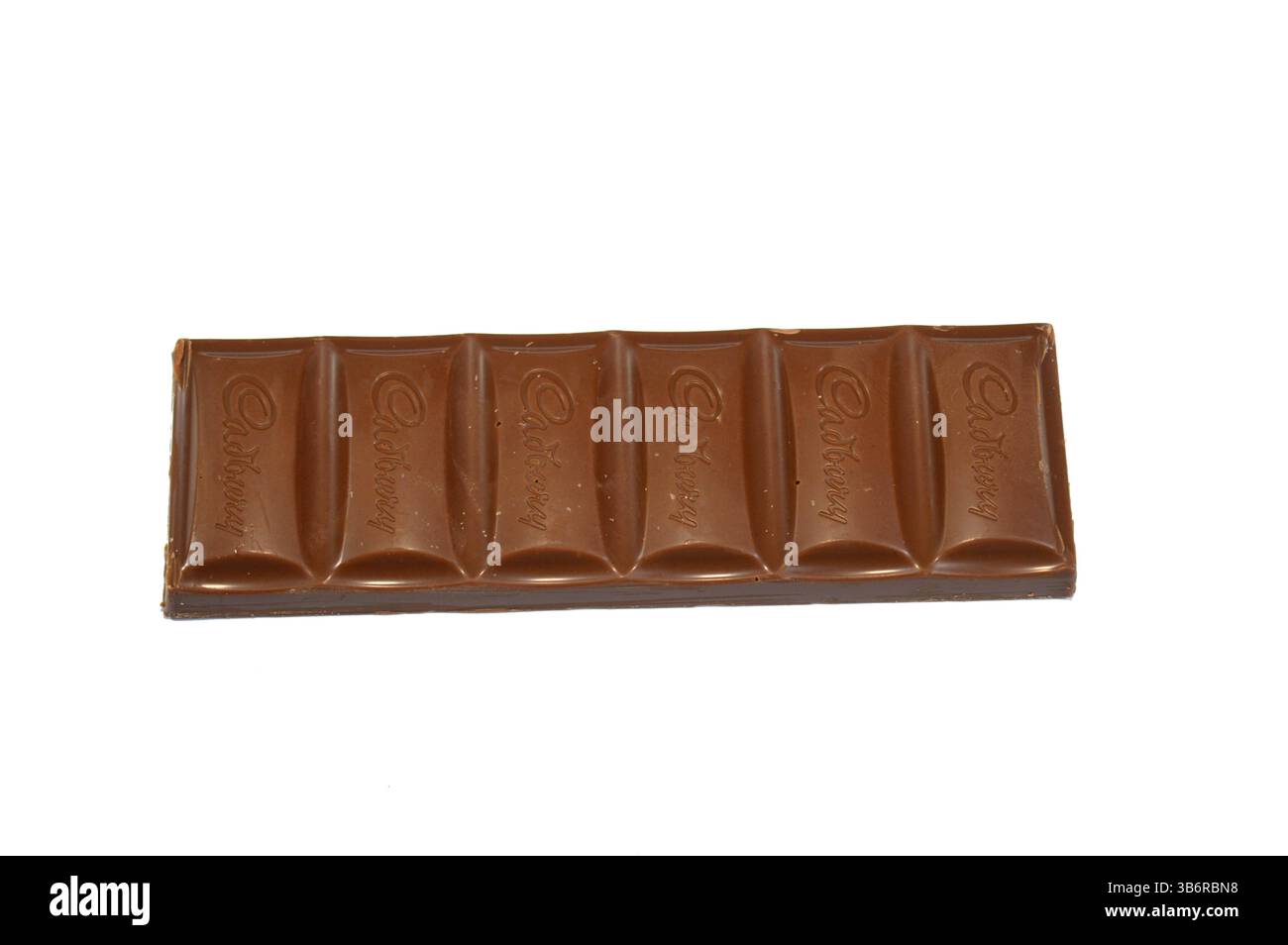 Cairo, Egitto, 15 marzo 2025: Cadbury Chocolate, ex Cadbury's e Cadbury Schweppes, una multinazionale britannica di pasticceria di proprietà di Monde Foto Stock Cairo, Egitto, 15 marzo 2025: Cadbury Chocolate, ex Cadbury's e Cadbury Schweppes, una multinazionale britannica di pasticceria di proprietà di Monde Foto Stock