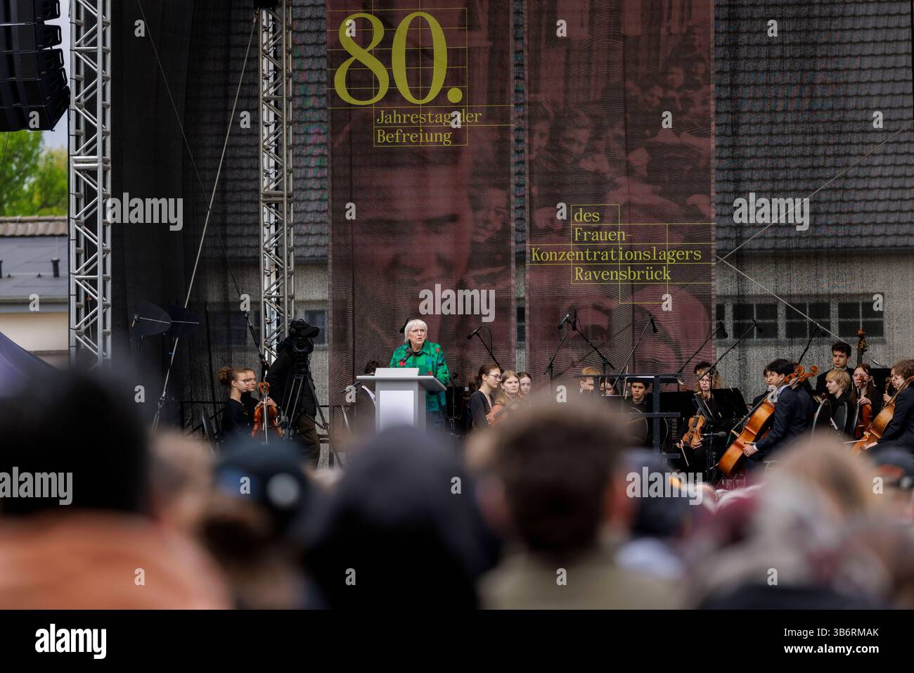 Claudia Roth, Beauftragte der Bundesregierung fuer Kultur und Medien der Bundesrepublik Deutschland, aufgenommen im Rahmen der Zentralen Gedenkveranst Foto Stock
