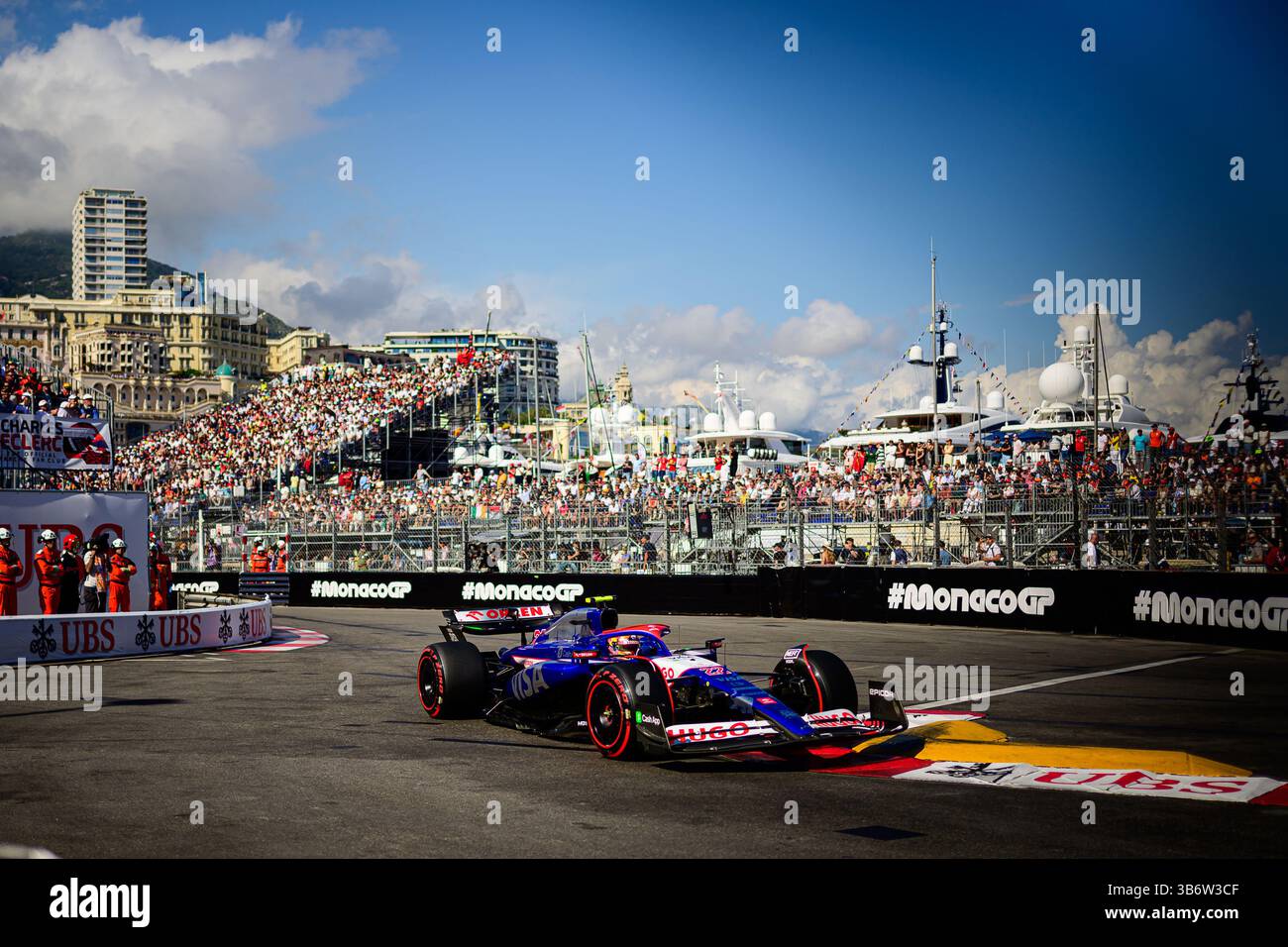 25 maggio 2024, Monaco, Monaco: VISA Cash App RB Formula One Teamâ il pilota giapponese Yuki Tsunoda gareggia durante la sessione di qualificazione del Gran Premio di F1 di Monaco. (Immagine di credito: © jure Makovec/SOPA Images via ZUMA Press Wire) Foto Stock