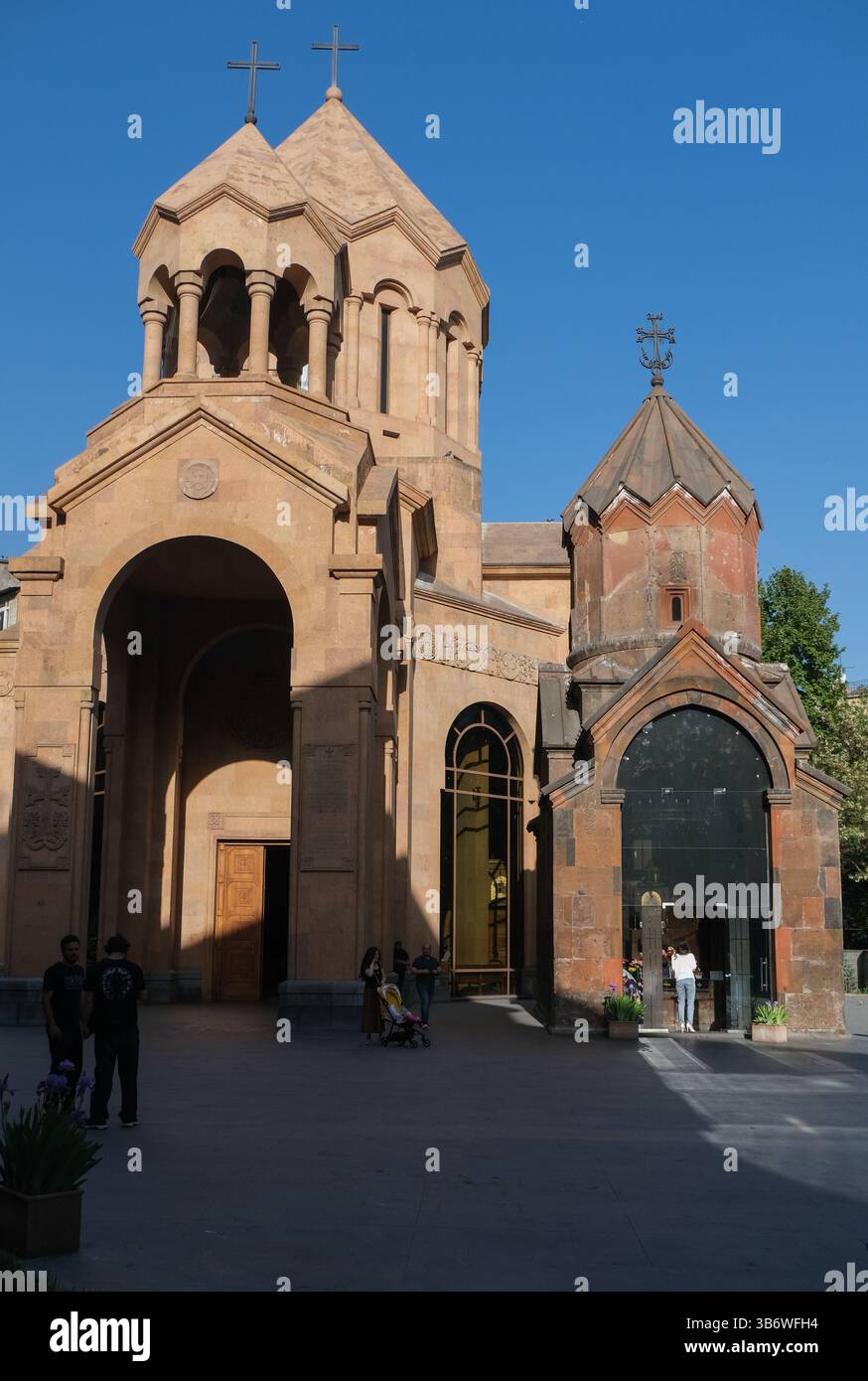 La chiesa di Santa Astvatsatsin Kathoghike a Erevan, Armenia, è la più antica chiesa cattolica sopravvissuta della città. Foto Stock