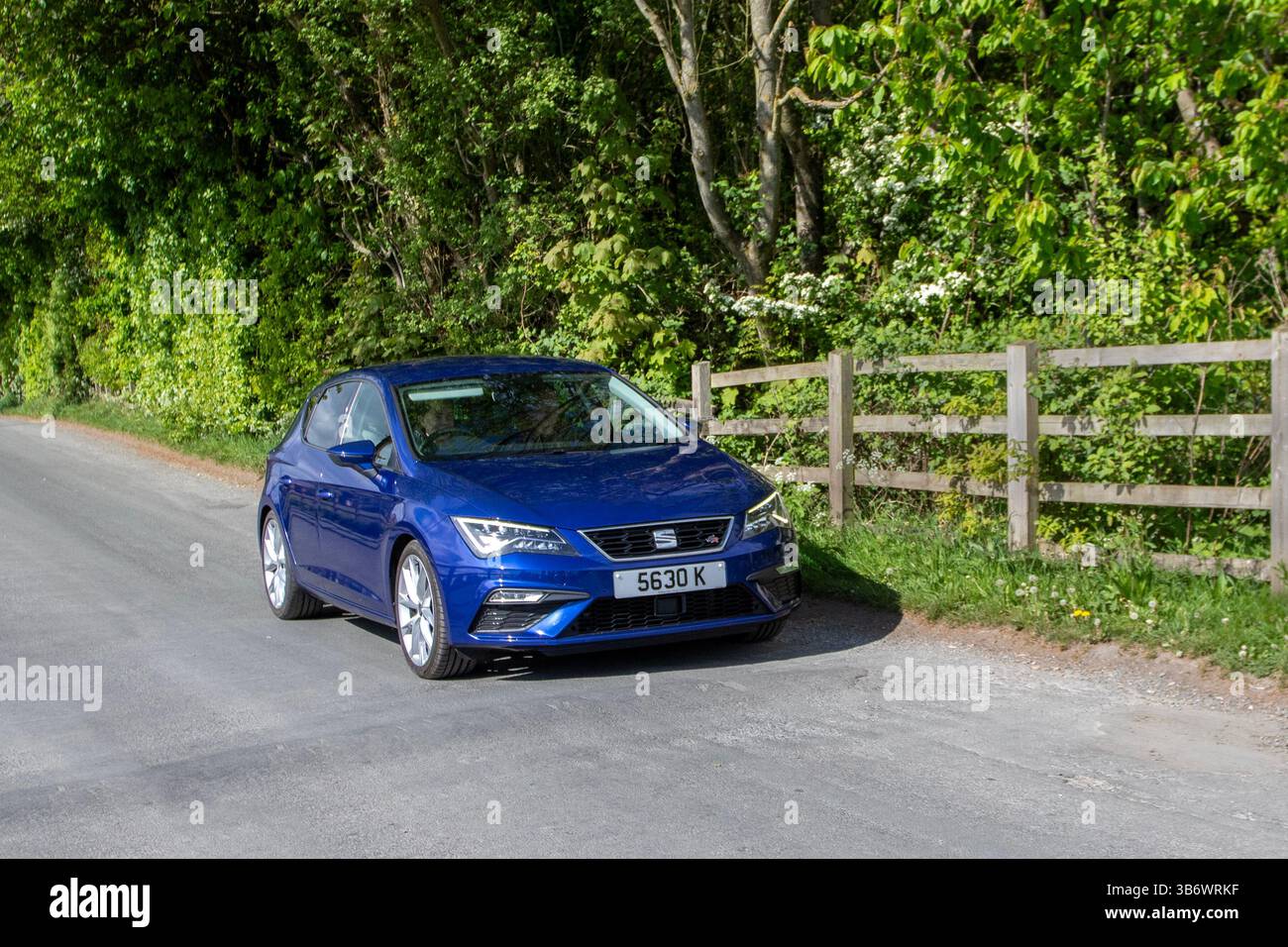 2020 Blue Seat Leon FR TSI EVO 130 Start/Stop Car Hatchback benzina da 1498 cc; le auto partecipano a un rally presso Heskin Hall, Regno Unito Foto Stock