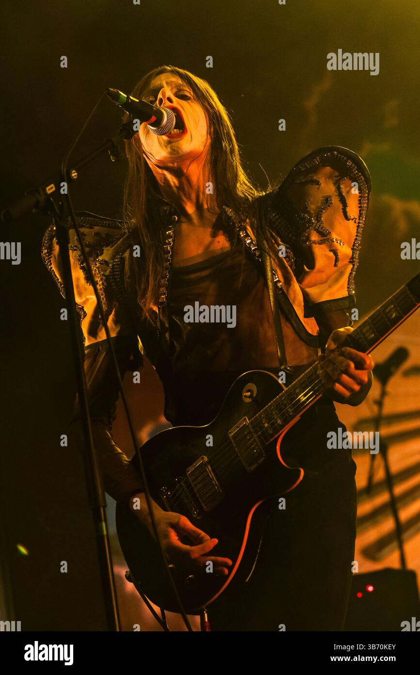 Milano, Italia. 4 maggio 2025. Lucio corsi si esibisce dal vivo all'Alcatraz di Milano, il 4 maggio 2025 Credit: Mairo Cinquetti/Alamy Live News Foto Stock