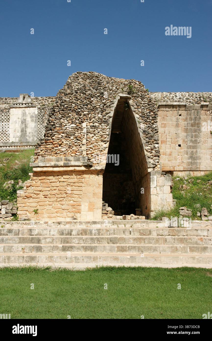Messico. Yucatan. Uxmal. Piramide del mago. Stile Puuc. Foto Stock