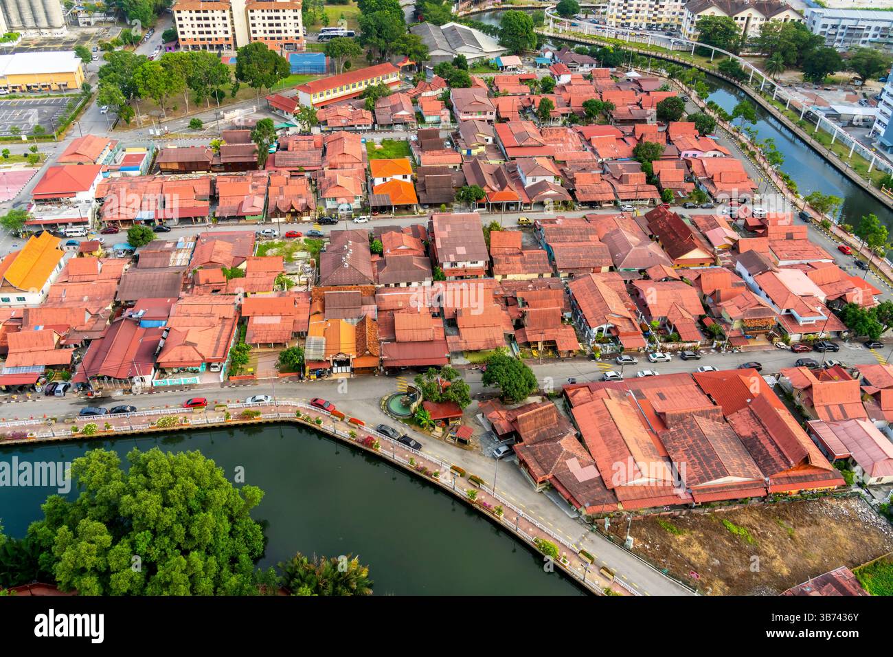 Vista dall'alto delle strade della città vecchia di Malacca, Malesia. Foto Stock