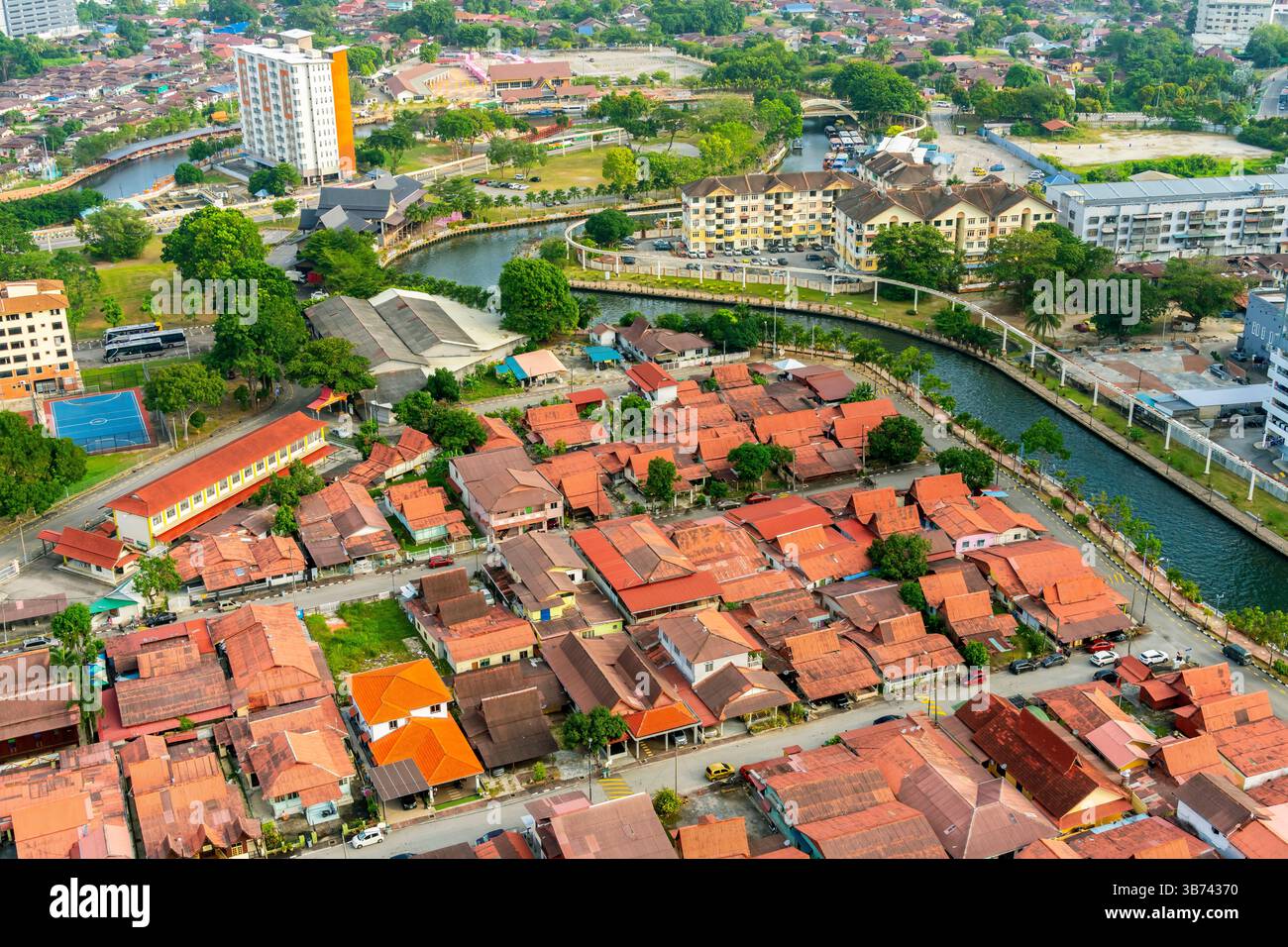 Vista dall'alto delle strade della città vecchia di Malacca, Malesia. Foto Stock