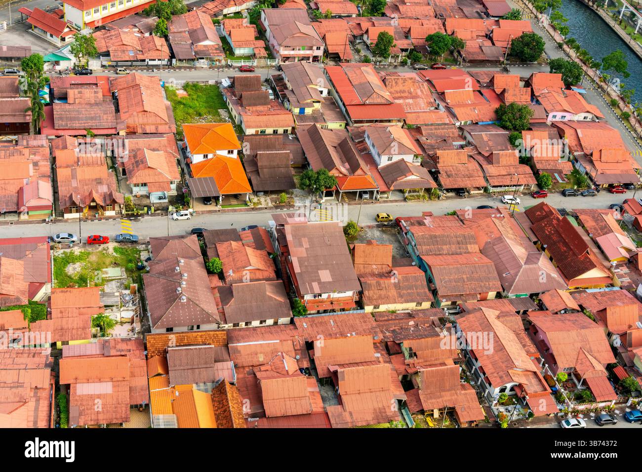 Vista dall'alto delle strade della città vecchia di Malacca, Malesia. Foto Stock
