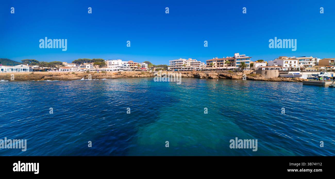 Cala Ratjada, comune di Capdepera, Mar Mediterraneo, Maiorca, Isole Baleari, Spagna, Europa Foto Stock
