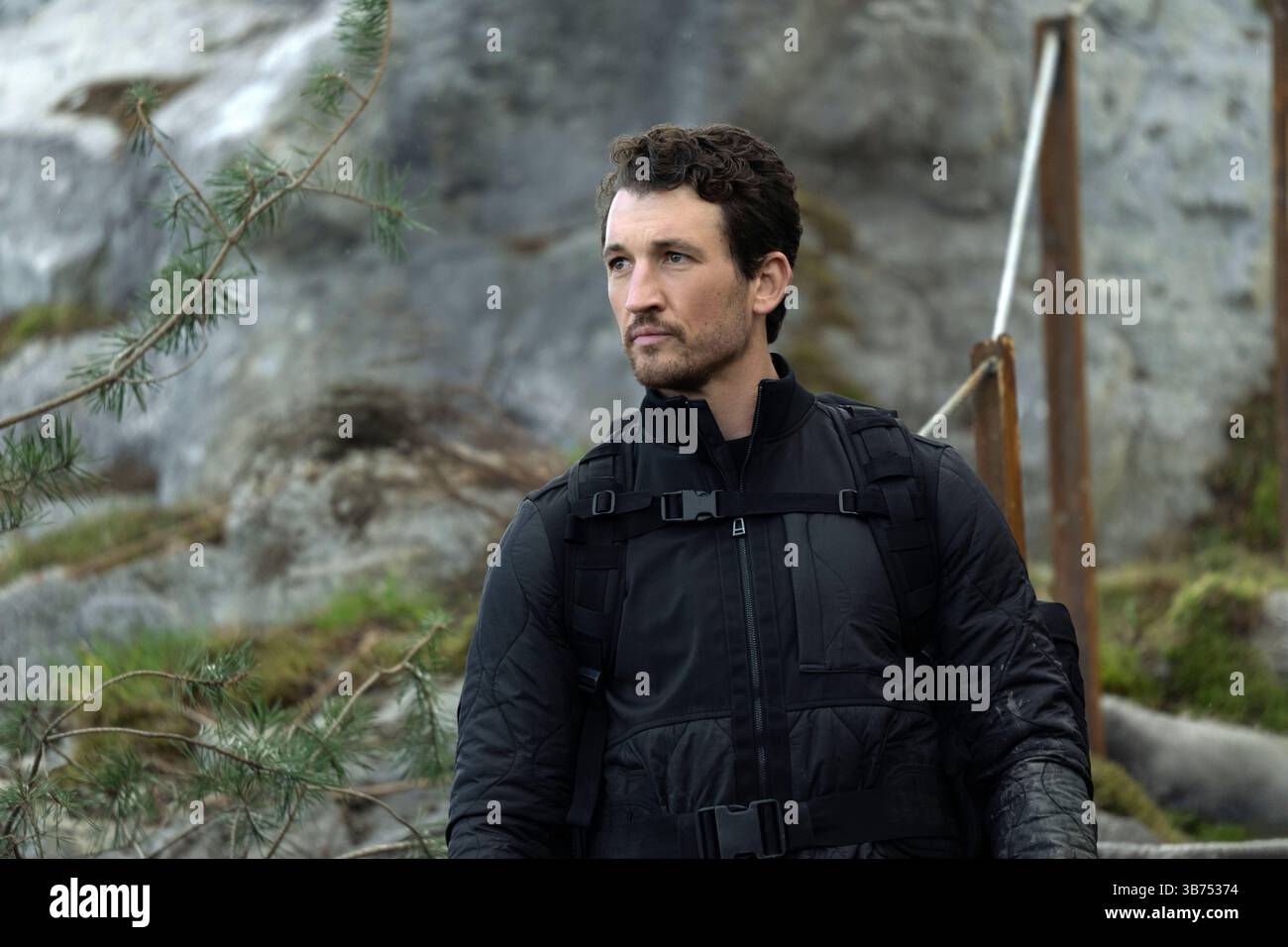 MILES TELLER in THE GORGE (2025), diretto da SCOTT DERRICKSON. Credito: Apple Original Films / album Foto Stock