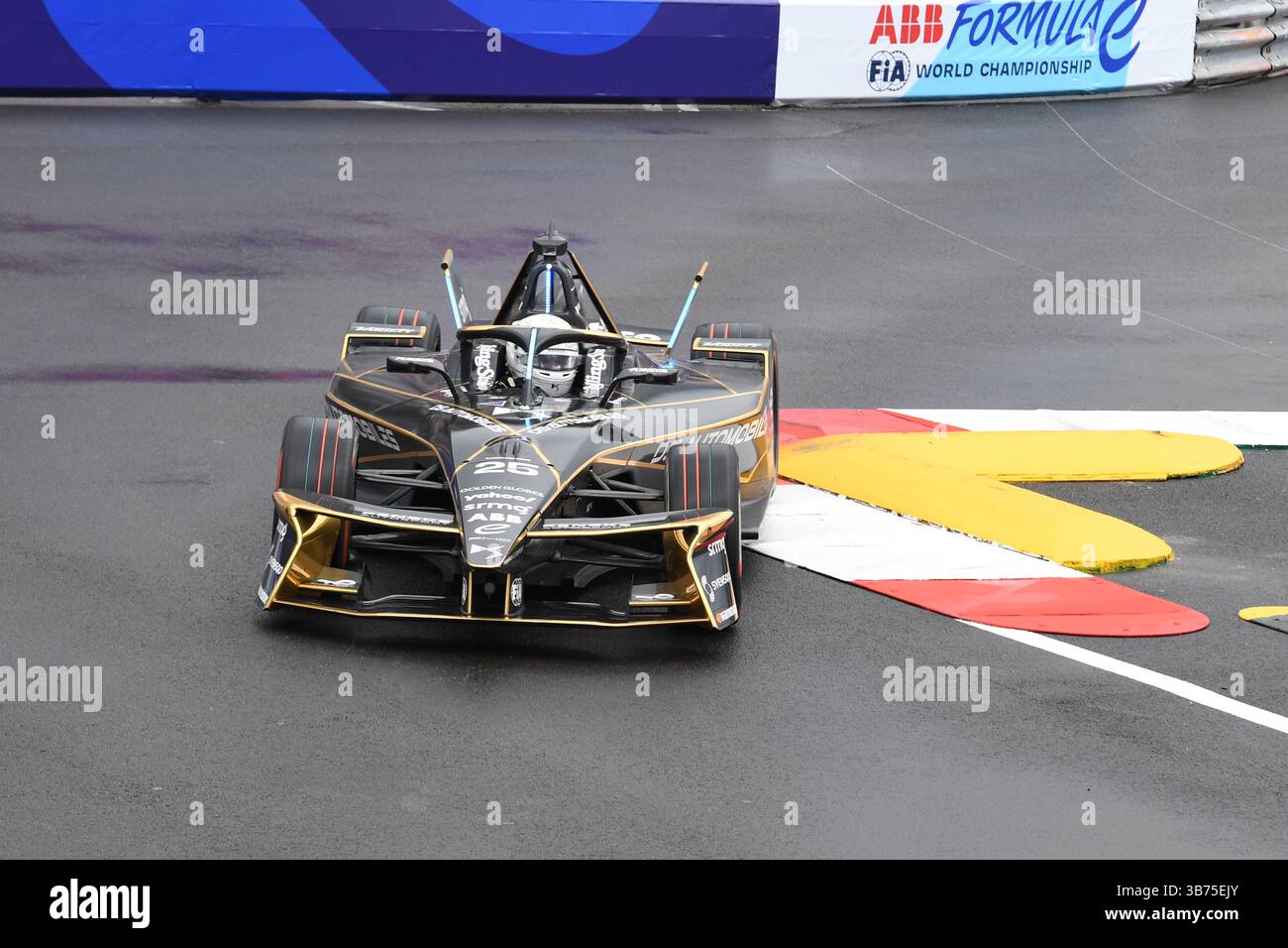 MONACO- pilota Jean-Éric Vergne durante la gara del Campionato del mondo di Formula e ABB - 2025 Monaco e-Pix, sul circuito di Monaco il 4 maggio 2025 a Monte-Carlo, Monaco. Crediti: Crediti: Media Pictures/Alamy Live News Foto Stock