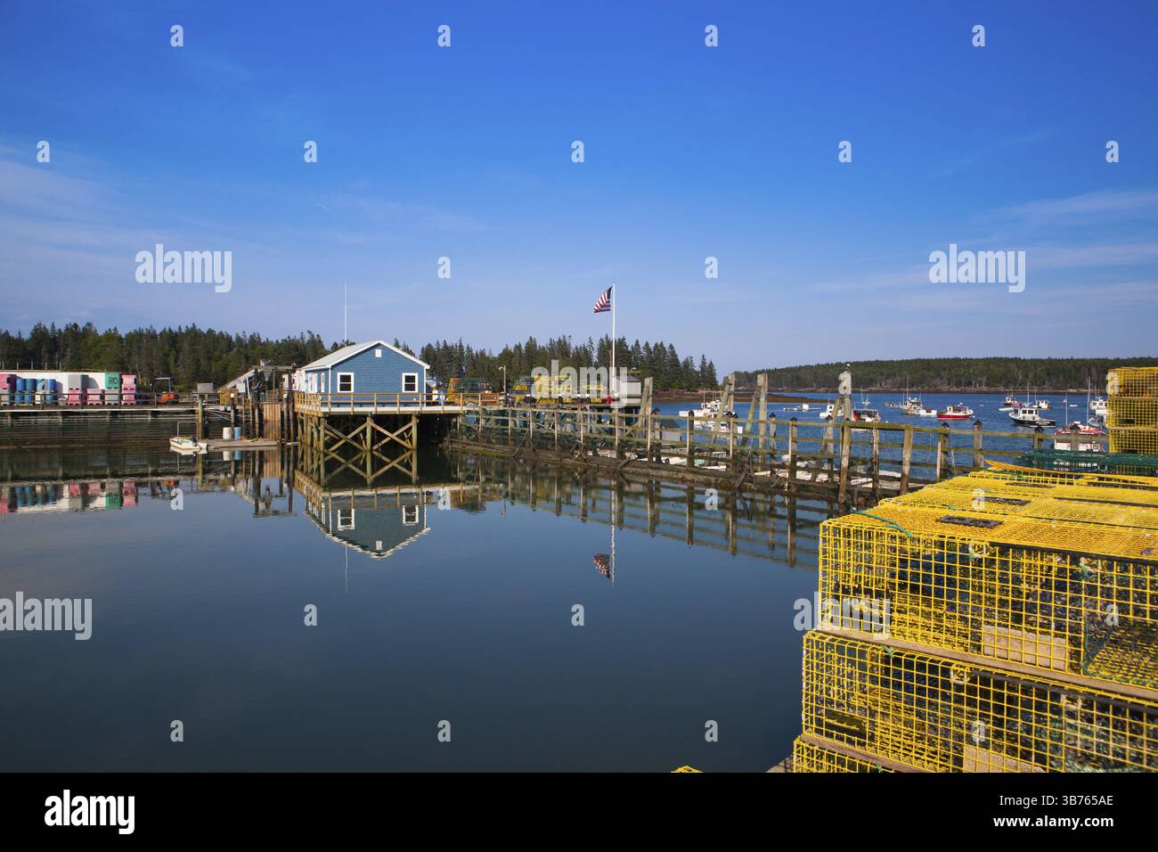 Allevamento di granchi e gabbie di granchi nella penisola di Saint George, Maine, Stati Uniti, Nord America Foto Stock
