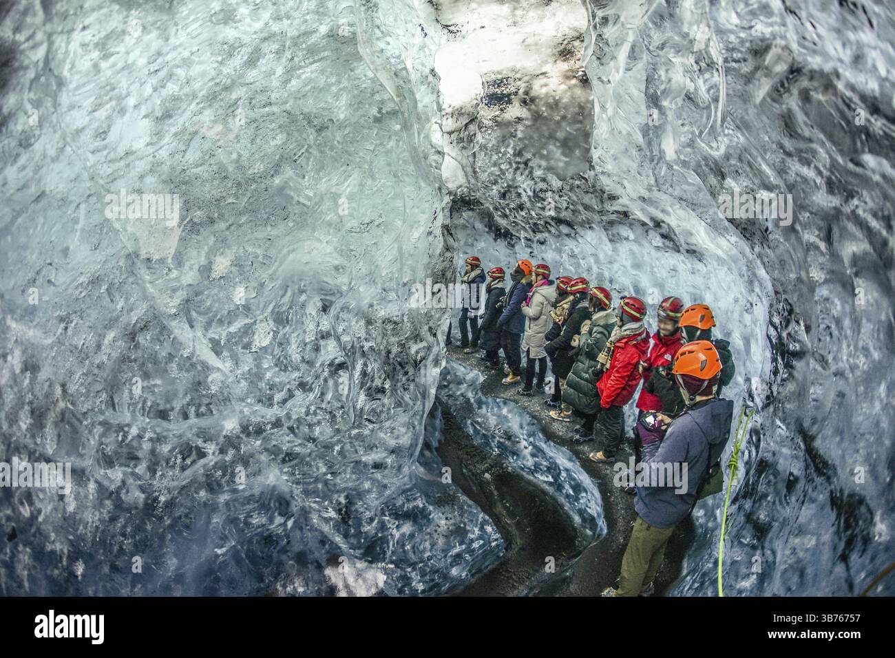 Grotta di ghiaccio islandese (Vatnajoekull). Luogo delle riprese: Islanda, Reykjavik Foto Stock