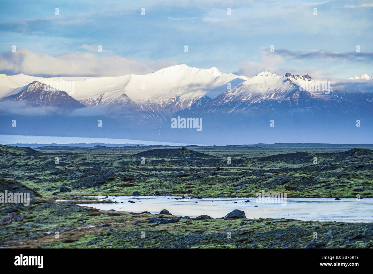 Lago islandese del ghiacciaio Fjallsarlon. Luogo delle riprese: Islanda, Reykjavik Foto Stock