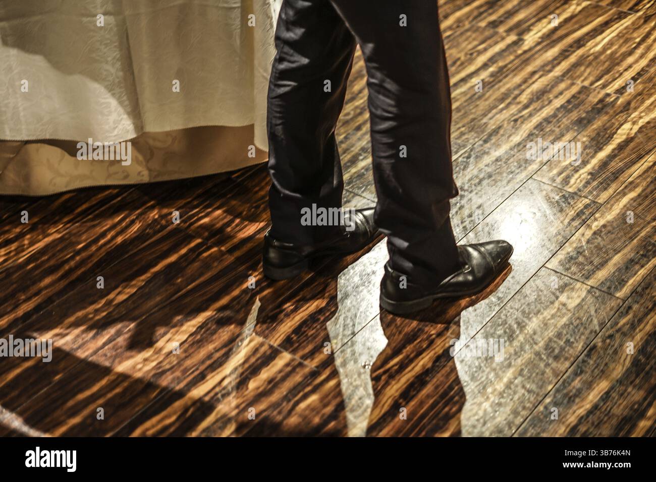 Piedi di abiti da uomo. Luogo delle riprese: Yokohama-City prefettura di kanagawa Foto Stock