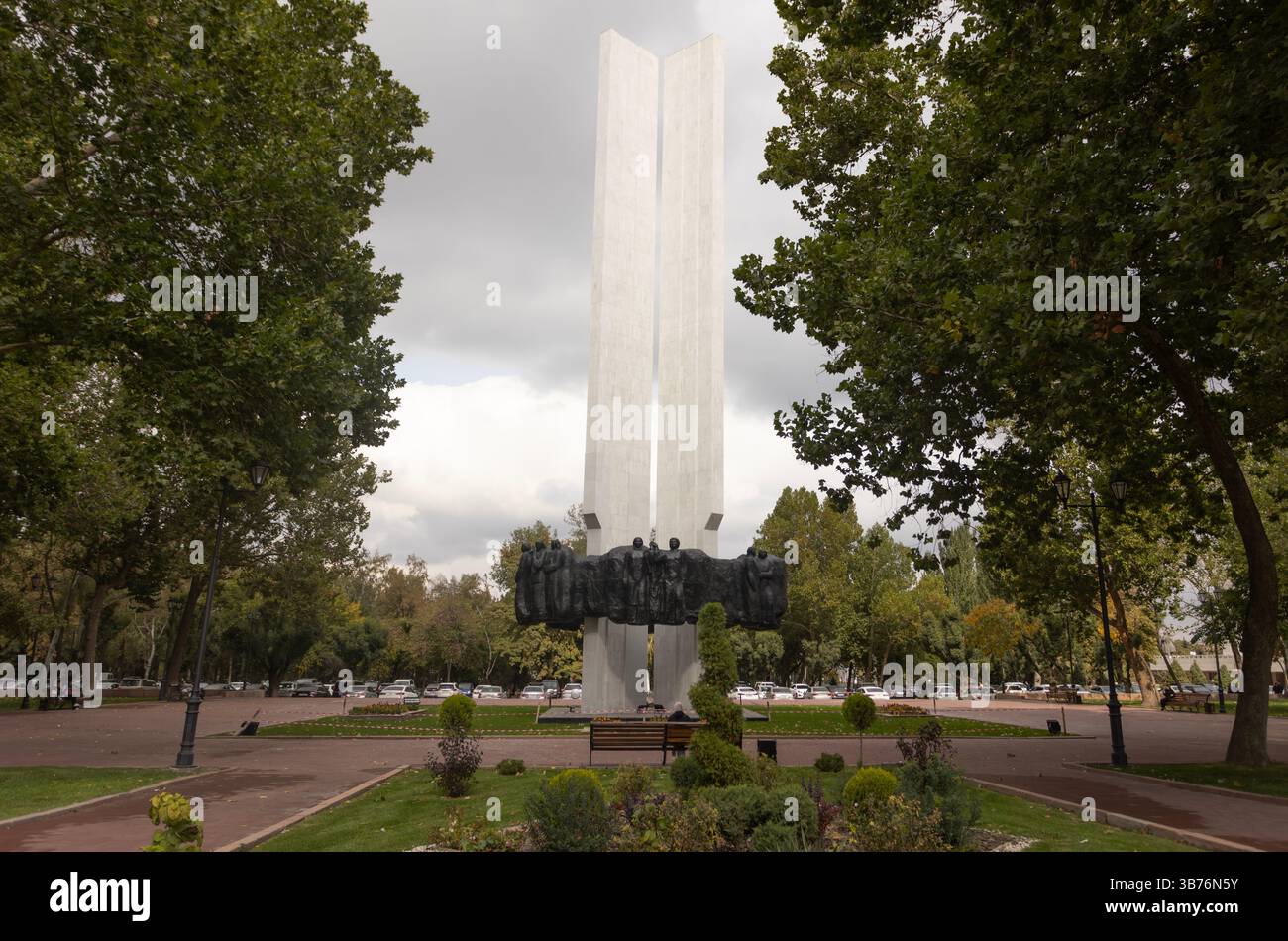 Bishkek, Kirghizistan - 11 ottobre 2024: Stella dell'amicizia della nazione, uno dei monumenti di bishkek. Questo monumento del periodo sovietico fu commemoratore Foto Stock