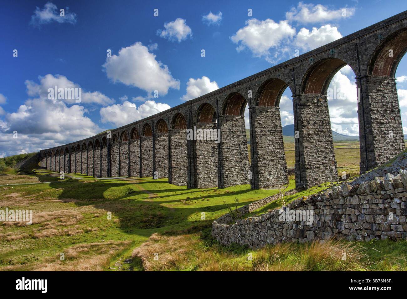 Famoso viadotto Ribblehead nello Yorkshire Dales National Park Foto Stock