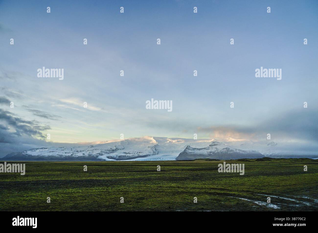 Islanda Fjallsarlon lago neve montagna di. Luogo delle riprese: Islanda, Reykjavik Foto Stock