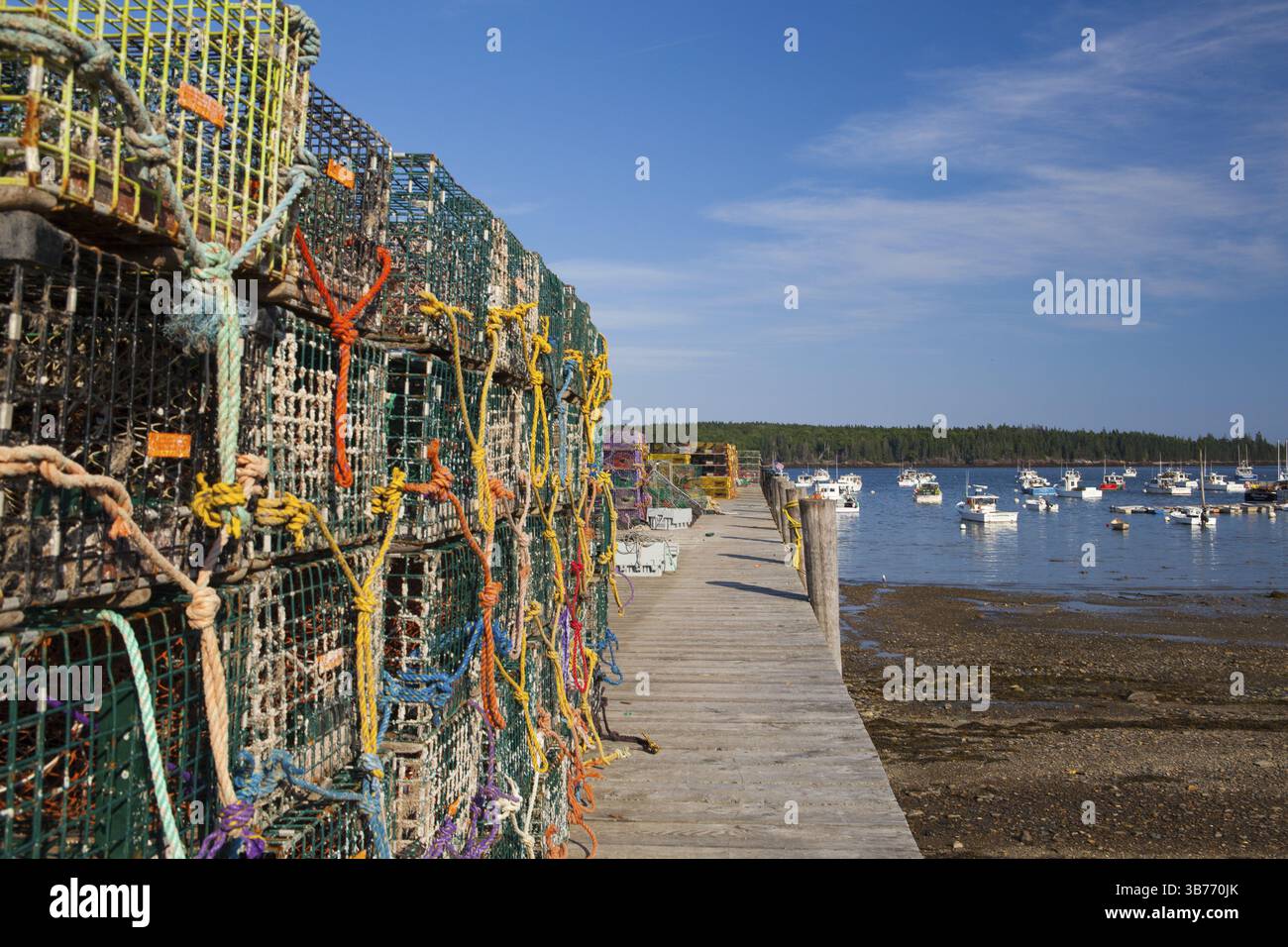 Allevamento di granchi e gabbie di granchi nella penisola di Saint George, Maine, Stati Uniti, Nord America Foto Stock