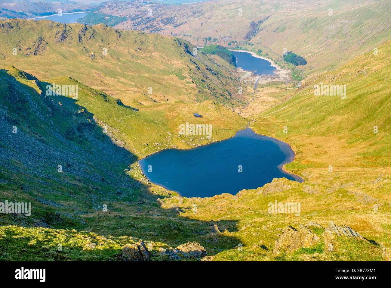 Small Water , un tarn vicino Haweswater sulle colline di High Street nel Lake District, Cumbria, Regno Unito Foto Stock