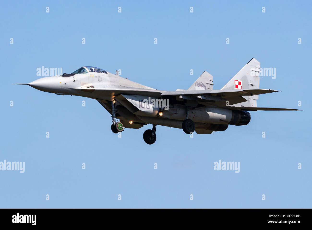 Radom, Polonia - 24 agosto 2023: Aereo da caccia Fulcrum Mikoyan-Gurevich MIG-29 dell'aeronautica militare polacca. Aerei aeronautici e militari. Foto Stock