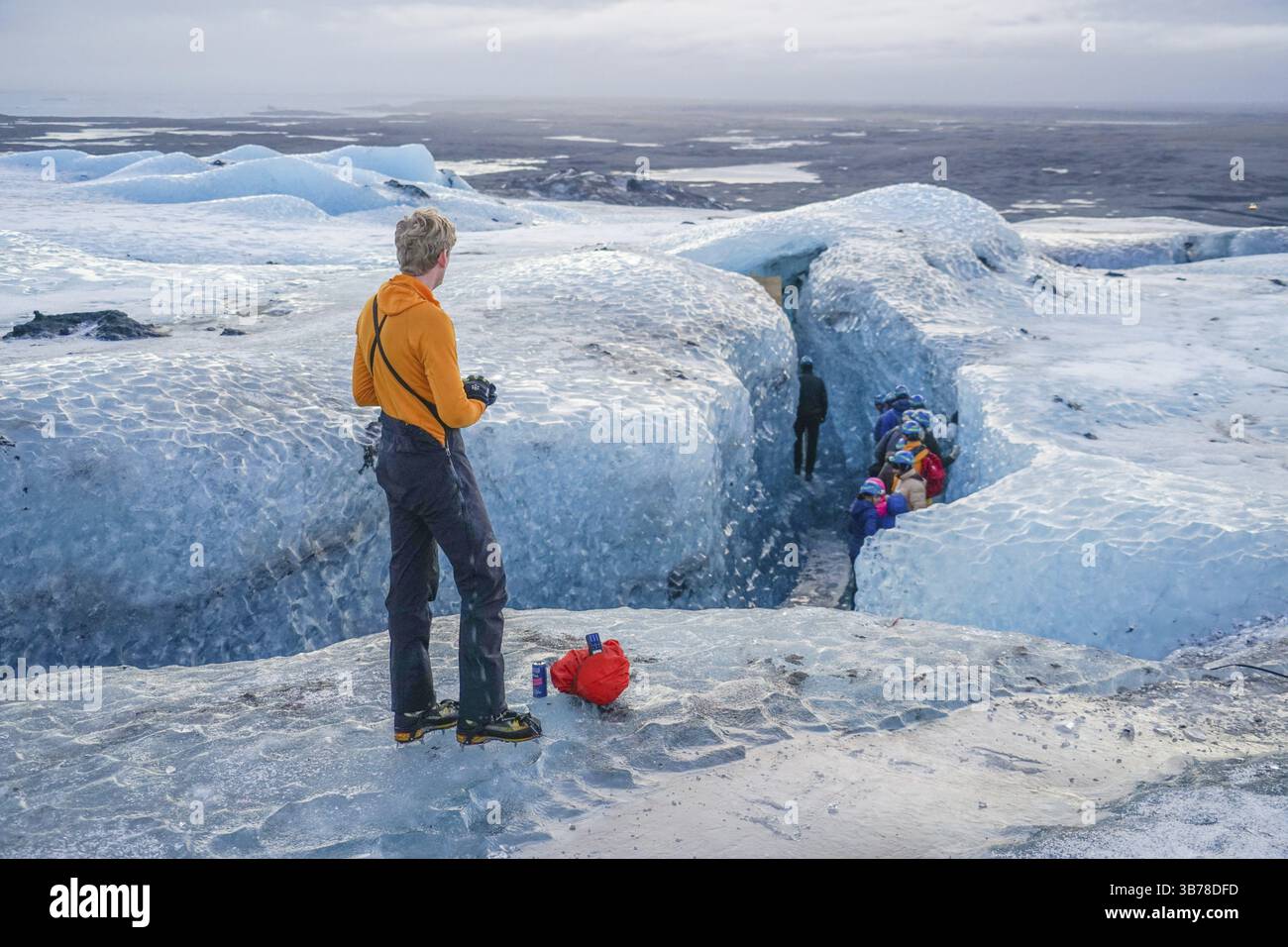 Grotta di ghiaccio islandese (Vatnajoekull). Luogo delle riprese: Islanda, Reykjavik Foto Stock