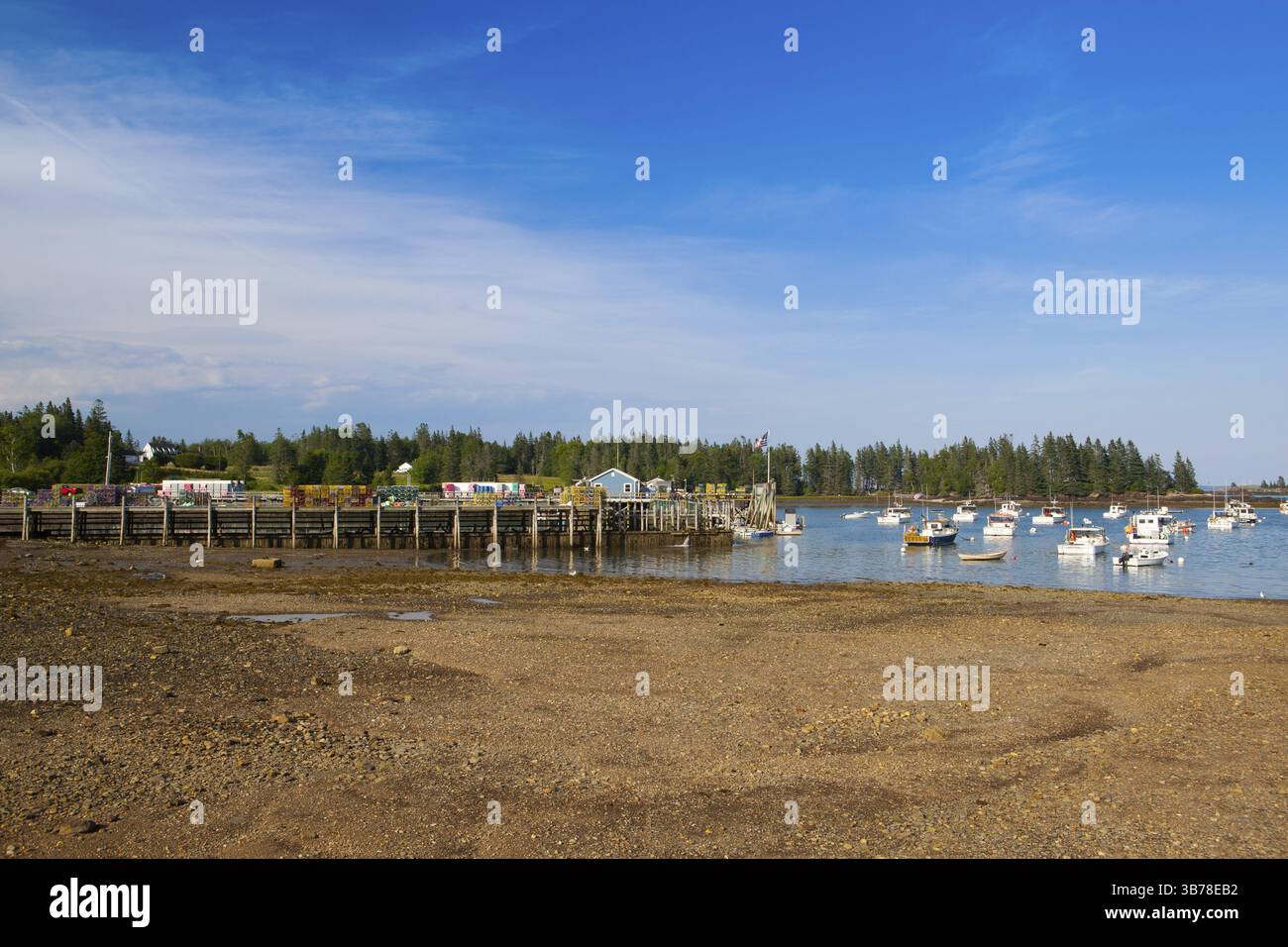 Allevamento di granchi e gabbie di granchi nella penisola di Saint George, Maine, Stati Uniti, Nord America Foto Stock