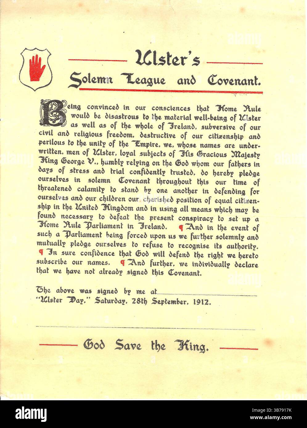 L'Ulster Covenant è stato emesso in protesta contro il terzo Home Rule Bill nel settembre 1912. La Solemn League and Covenant dell'Ulster, comunemente nota come Ulster Covenant, fu firmata da quasi 500.000 persone il 28 settembre 1912, in segno di protesta contro il terzo Home Rule Bill introdotto dal governo britannico nello stesso anno. Third Home Rule Bill, era una legge approvata dal Parlamento del Regno Unito che intendeva fornire l'home rule (autogoverno all'interno del Regno Unito) per l'Irlanda. È stato il terzo disegno di legge introdotto da un governo liberale durante un periodo di 28 anni in respon Foto Stock