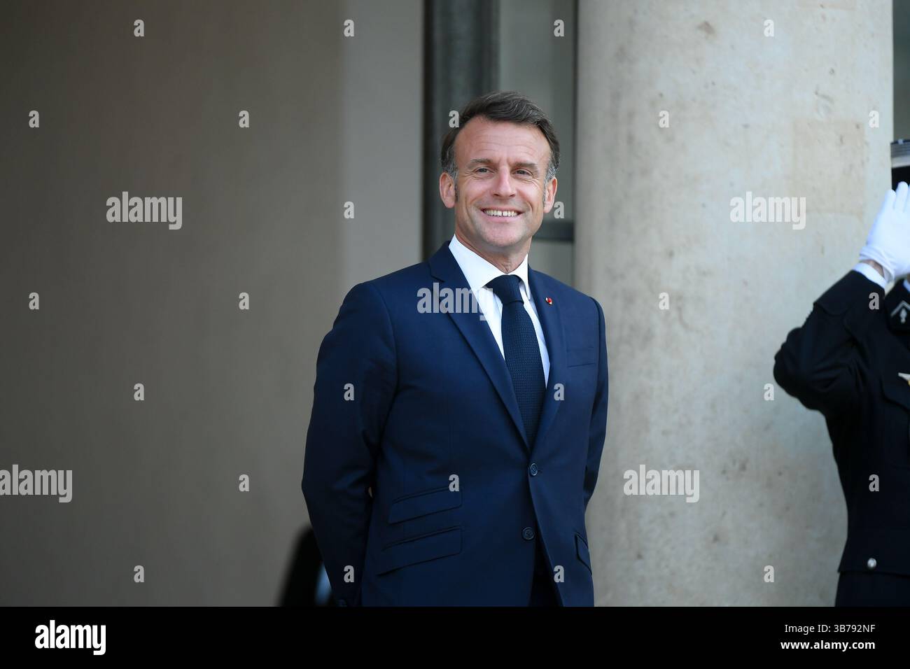Parigi, Francia. 5 maggio 2025. Riunione bilaterale del Presidente Emmanuel Macron con Gurbanguly BERDYMOUHAMEDOV, leader nazionale del popolo turkmeno e presidente del Consiglio popolare del Turkmenistan presso l'Elysee Palace di Parigi il 5 maggio 2025. (Foto di Lionel Urman/Sipa USA) credito: SIPA USA/Alamy Live News Foto Stock