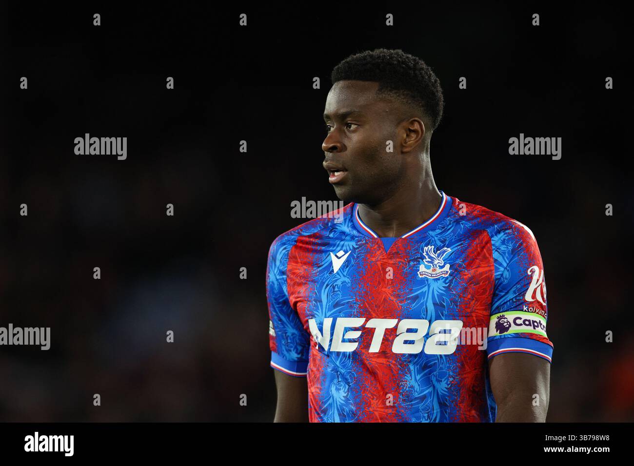 LONDRA, Regno Unito - 5 maggio 2025: Marc Guehi di Crystal Palace durante la partita di Premier League tra il Crystal Palace FC e il Nottingham Forest FC al Selhurst Park (credito: Craig Mercer/ Alamy Live News) Foto Stock