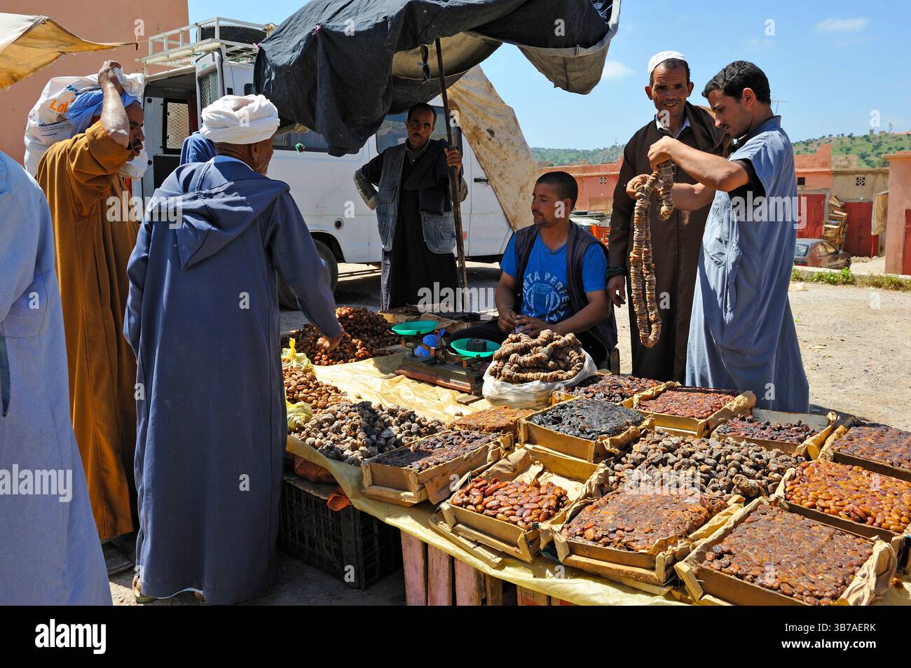 Stallo di date nel mercato di Ait Baha,provincia di Chtouka Ait Baha,regione di Souss-massa-Draâ,Marocco,Nord Africa Foto Stock
