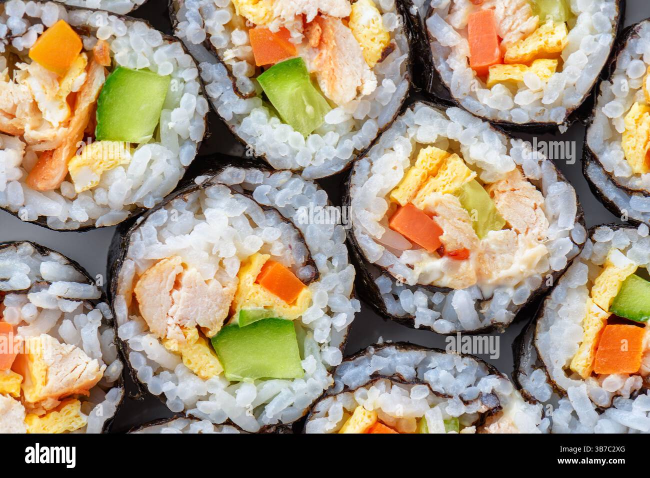 Vista ravvicinata della gimbap (kimbap). Piatto tradizionale coreano Foto Stock