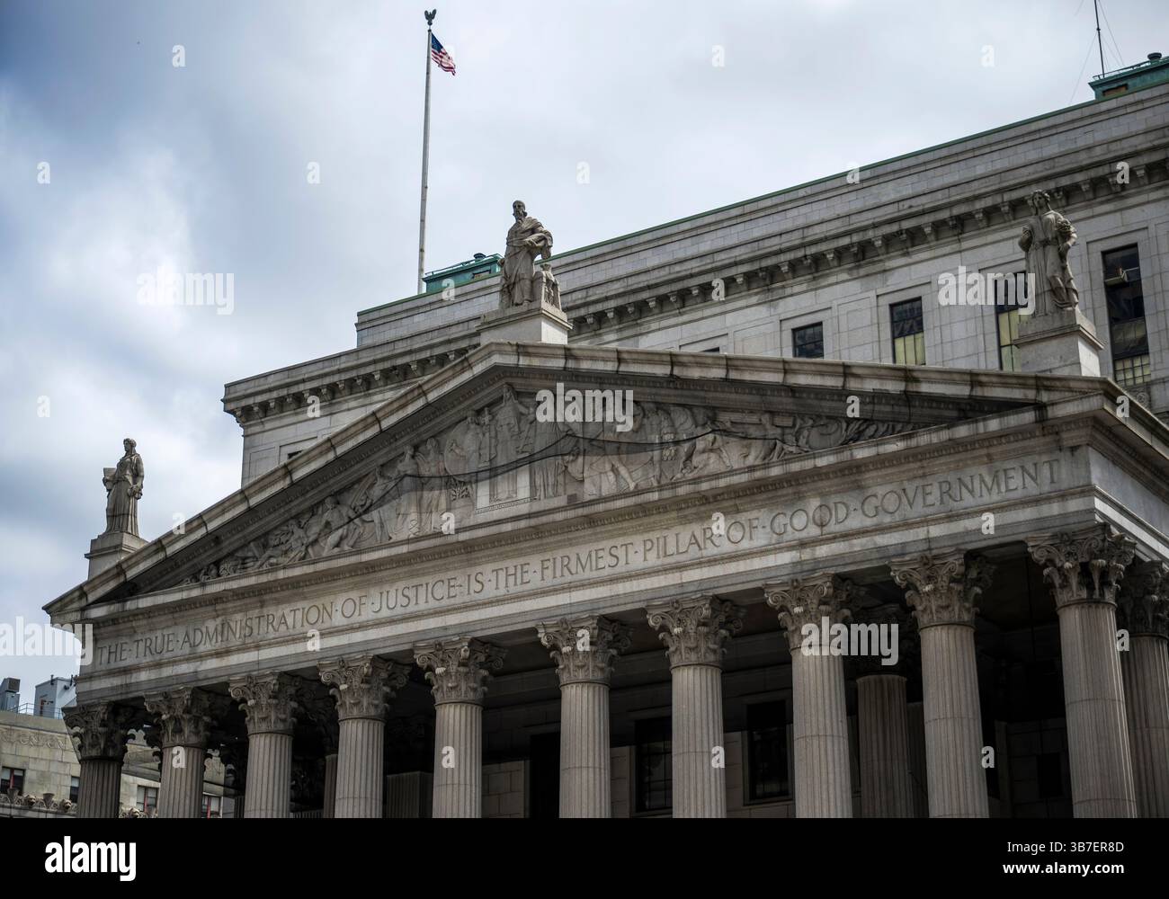 Vista generale dell'edificio della Corte Suprema dello Stato di New York nel quartiere Civic Center di Manhattan Foto Stock