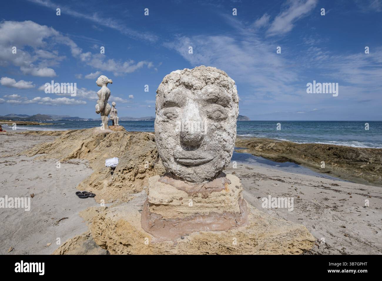 La ferita, sculture all'aperto di Joan Bennassar, sculture di Joan Bennassar, CAN Picafort, comune di Santa Margalida, Maiorca, Spagna, Europa Foto Stock