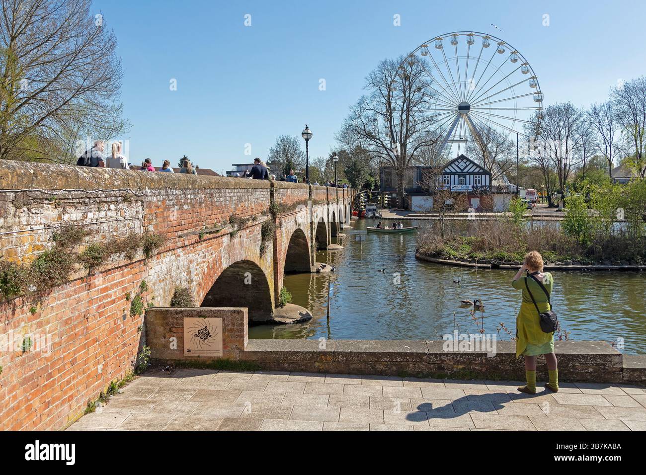 Old Tramway Bridge, Ferris Wheel, River Avon, Stratford-upon-Avon, Warwickshire, Inghilterra, Gran Bretagna Foto Stock