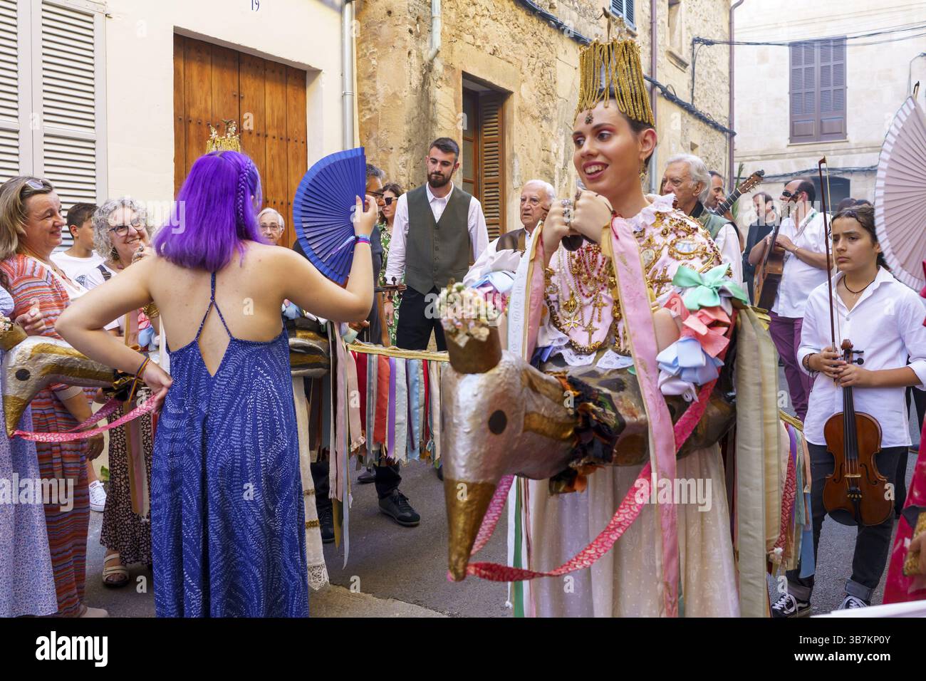Danza delle Aquile e Sant Joan Pelos, processione del Corpus Christi, Pollensa, Maiorca, Isole Baleari, Spagna, Europa Foto Stock