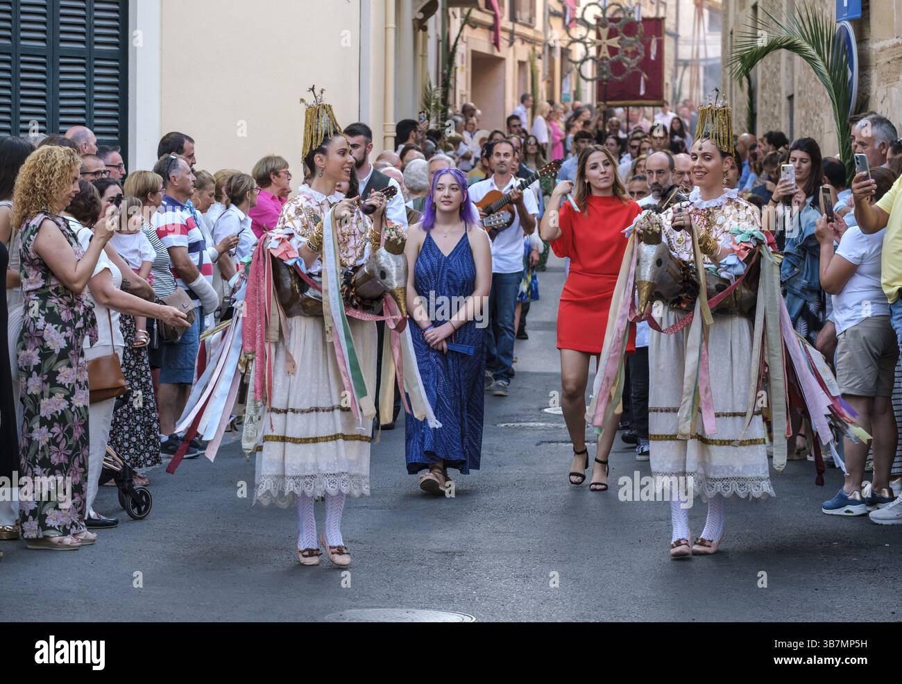 Danza delle Aquile e Sant Joan Pelos, processione del Corpus Christi, Pollensa, Maiorca, Isole Baleari, Spagna, Europa Foto Stock