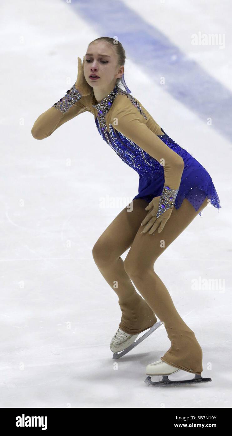 Sofia, Bulgaria - 28 febbraio 2021: Alexandra Feigin della Bulgaria si esibisce durante la categoria di pattinaggio gratuito per Signore senior del Sofia Trophy Internatona Foto Stock