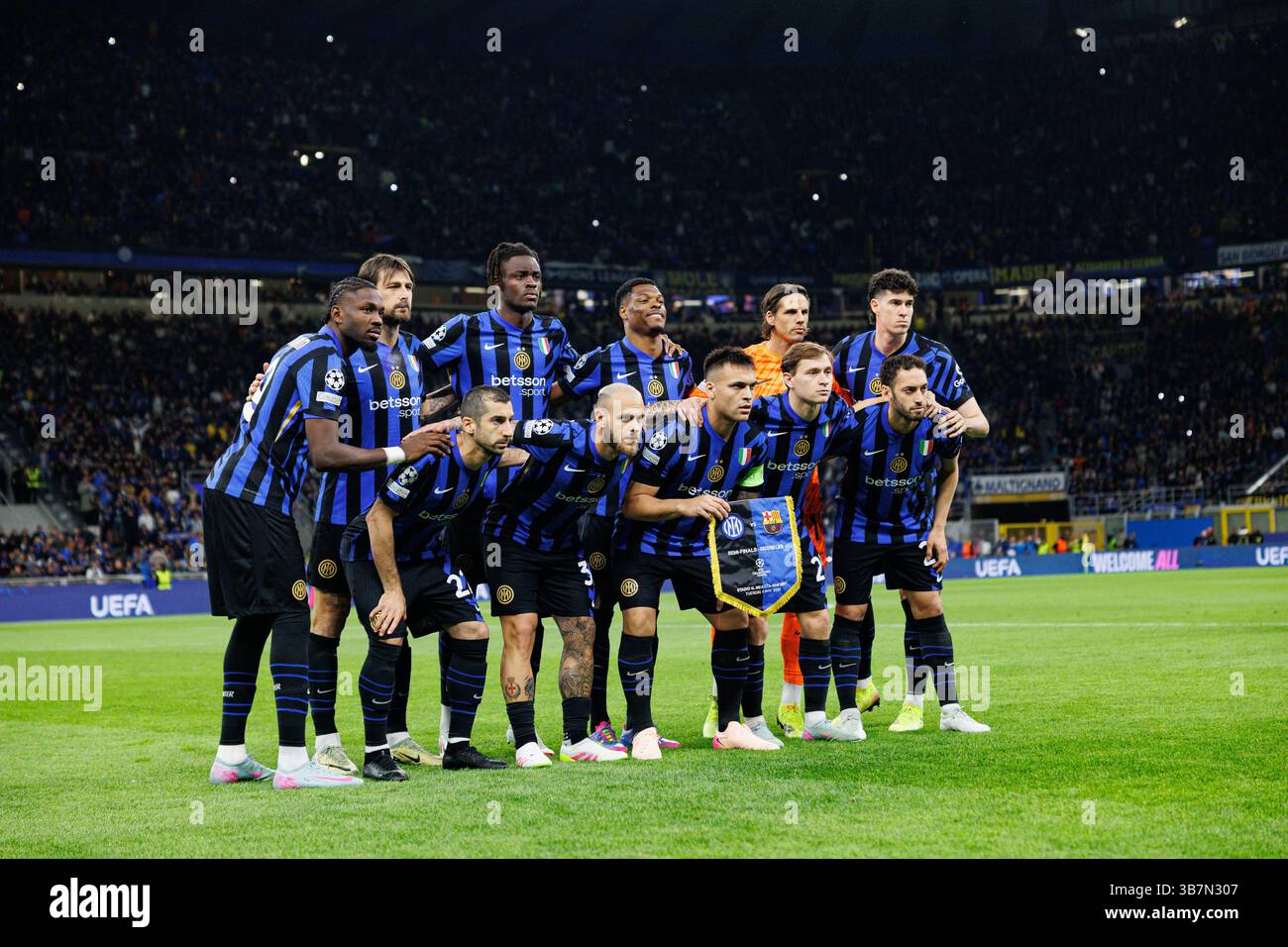 Squadra dell'Inter vista durante la semifinale di UEFA Champions League tra le squadre dell'Internazionale Milano e del FC Barcelona (Maciej Rogowski) Foto Stock
