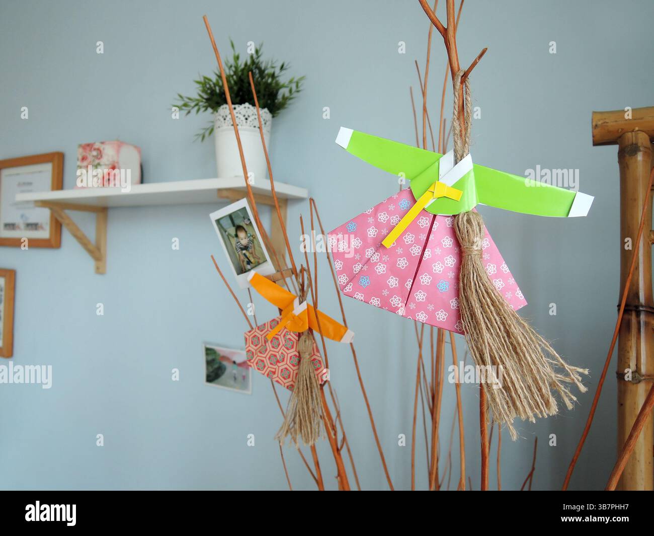 Artigianato dell'origami hanbok, artigianato artigianale dell'hanbok con metodi origami giapponesi Foto Stock